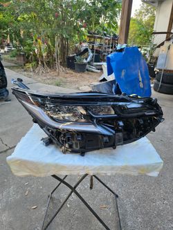 2021-2025 TOYOTA SIENNA XSE HEADLIGHT PASSENGER SIDE REPAIR 1 TAB CHECK PIC 
M774760
08-30-26