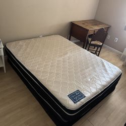Queen Mattress And Box Spring 