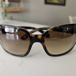 Ray-Ban (RB4068)