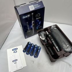 Oral-B iO Series 9 Electric Toothbrush w/ 3 Replacement Brush Heads