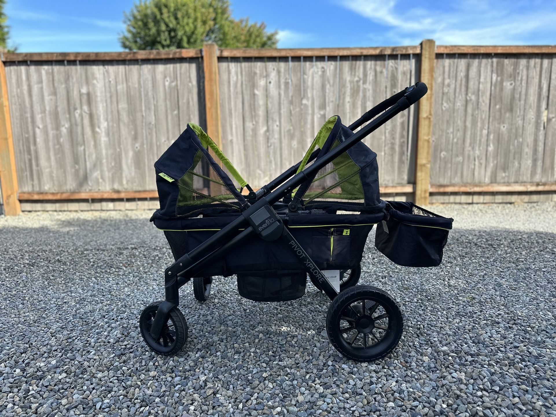 Evenflo Pivot Xplore Wagon for Sale in Sumner, WA OfferUp