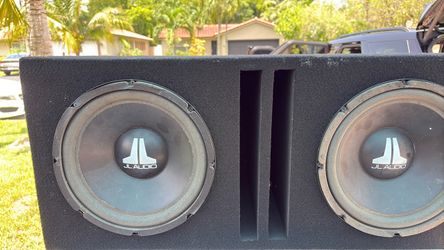 JL audio dual 10 inch subwoofer and box
