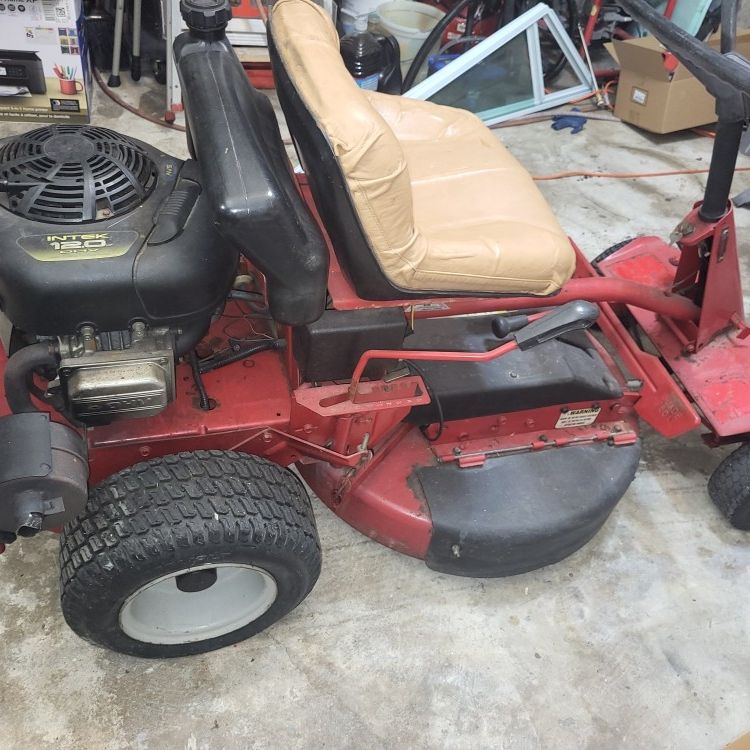 Snapper Riding Lawn Mower 