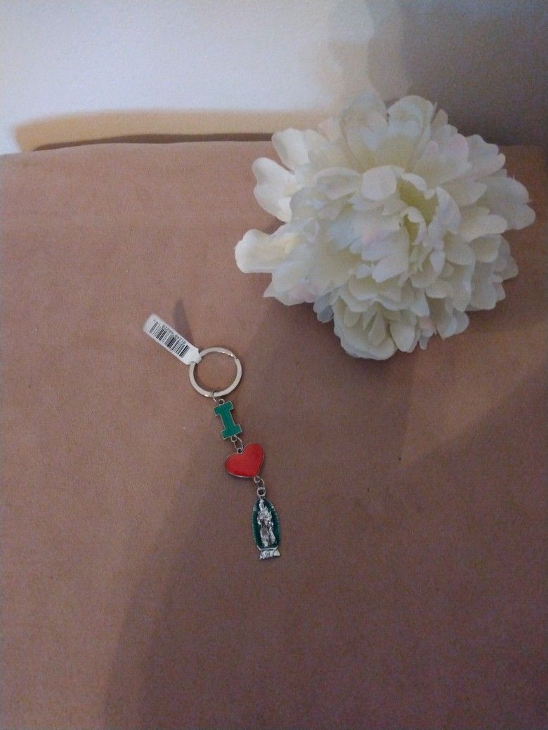 3/$10 π NWT I Love π Mary Keychain