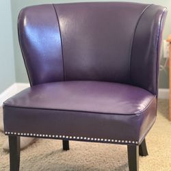 Oversize Beautiful Plum Faux Leather Chair!