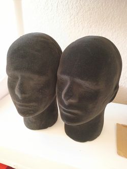 2 mannequin heads