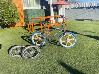 Old school diamondback Bmx w/ GT tomahawk mags