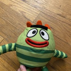 YO GABBA GABBA Brobee Silly Heads Sing & Shake Stuffed Plush Ball Toy 2008