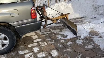 Rear end snowplow