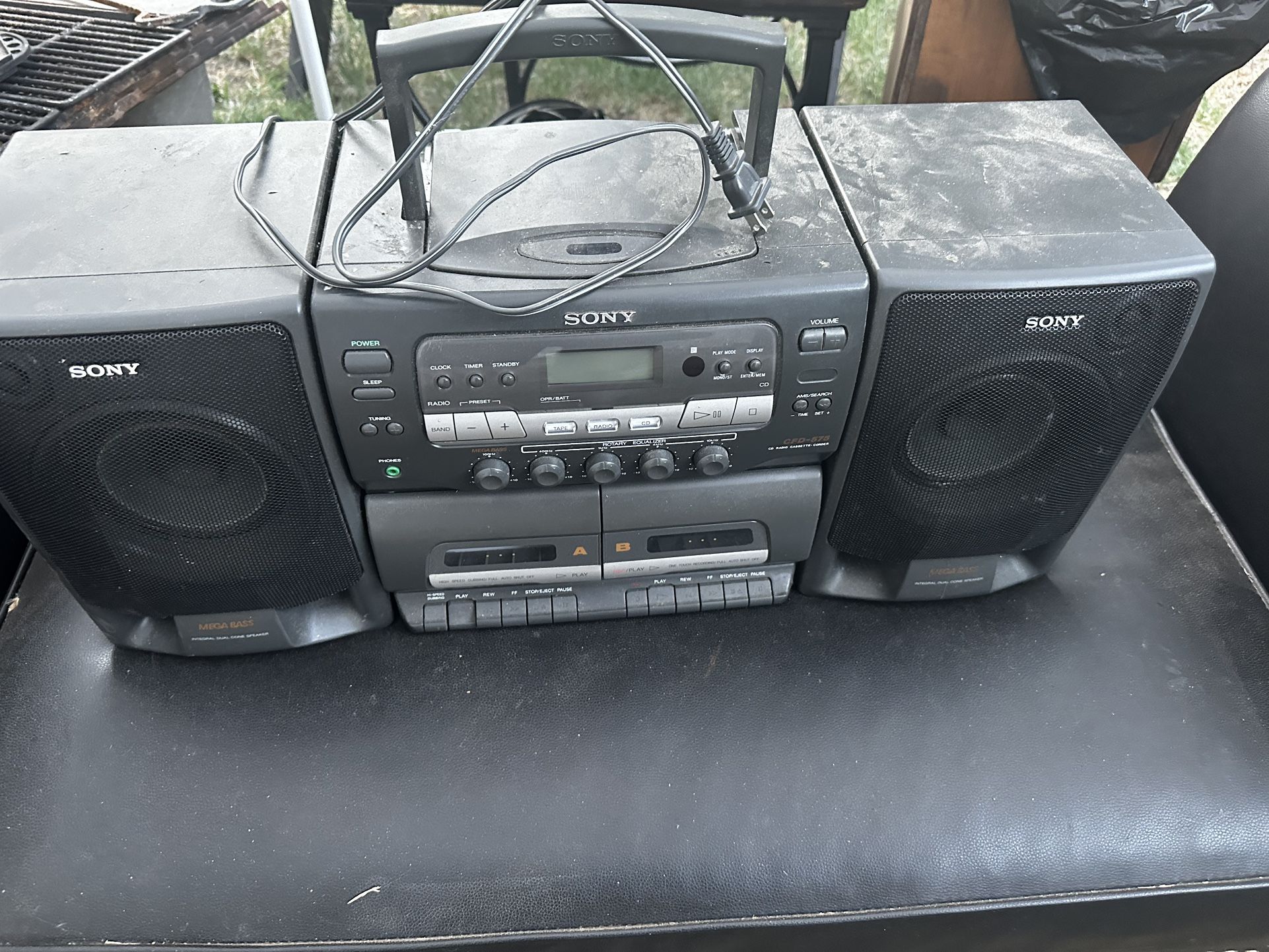 Vintage Sony CFD-575 CD Radio Cassette Recorder Stereo Home or Portable Stereo Boombox