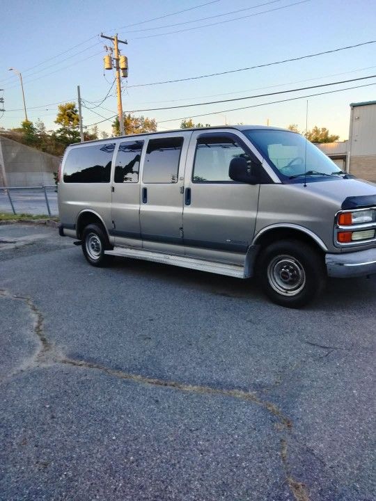 2002 Chevrolet Express