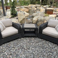 Brown Jordan Outdoor Furniture Set