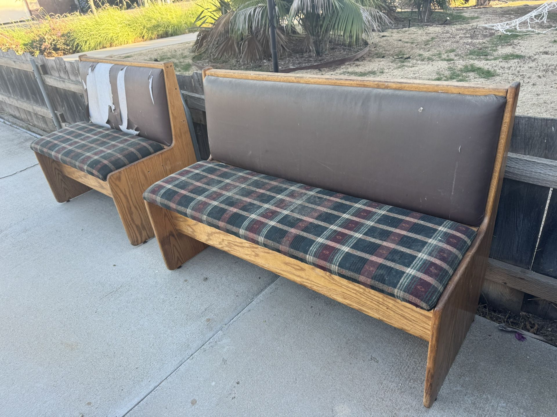 Kitchen Nook Bench’s Free