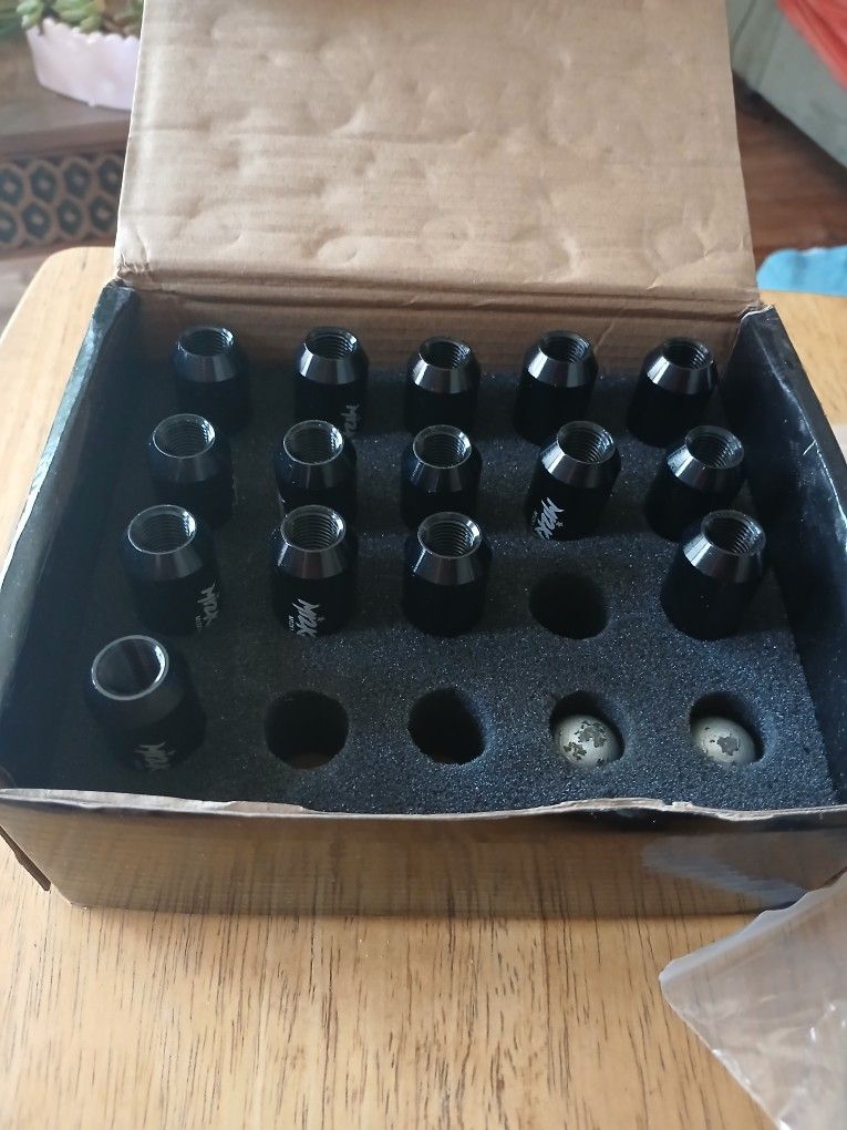 MI2KA 16 Aluminum Spiked Extended Wheel Lug Nuts
