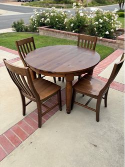 Pottery Barn Round wood table + 4 chairs