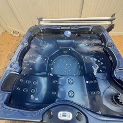 Calspa Jacuzzi Only 3500 OBO