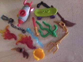 7 Lego People And Accessories