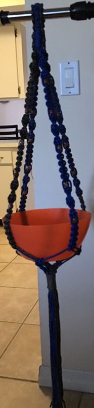Macramé plant hanger