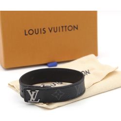 Louis Vuitton M6456 Monogram Black Leather Bracelet Size 19 w/ Box
