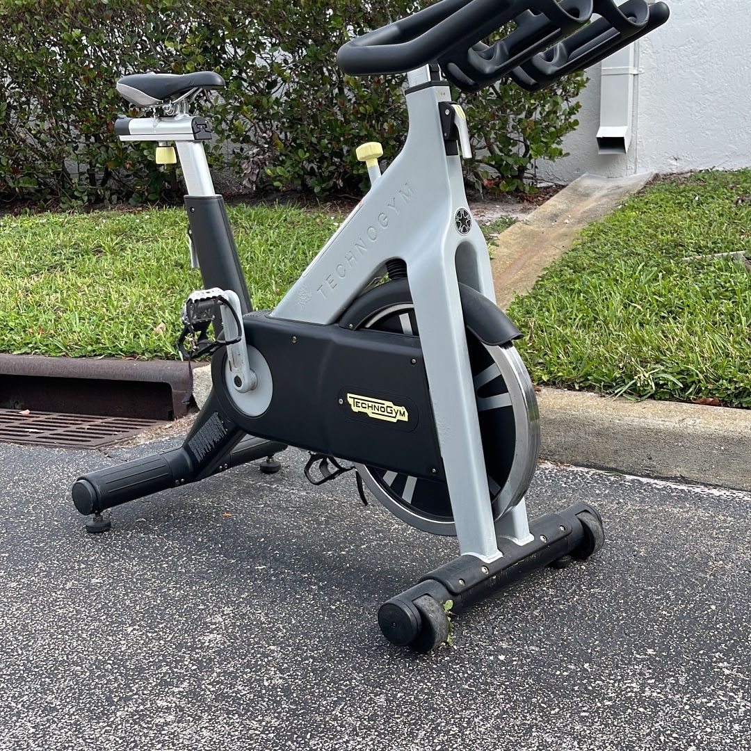 Technogym group sales cycle spinning bike