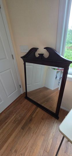 Elegant Dark Wood Wall Mirror – Traditional/Colonial Style – Excellent Condition