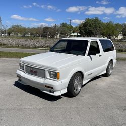 GMC Typhoon 