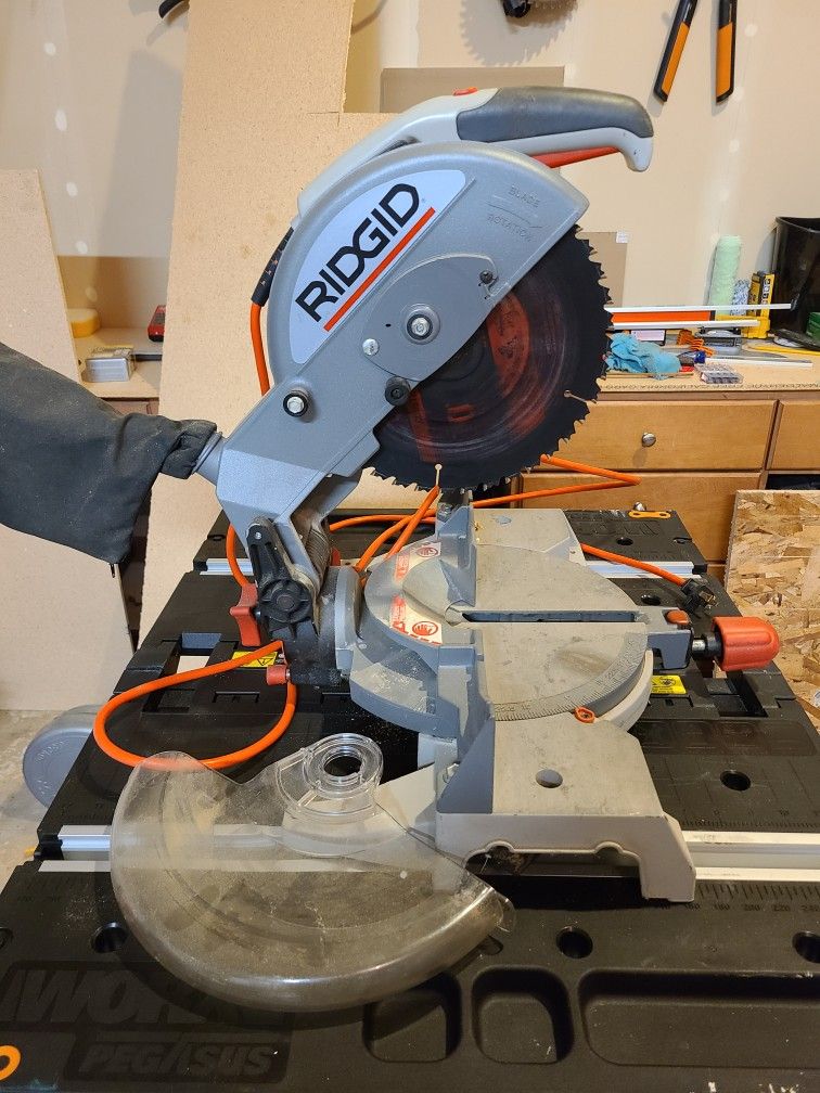 Miter Saw 10" Ridgid