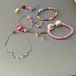 Free Jewelry and Disney Lion King Simba 3-Piece Hakuna Matata Cosmetic Makeup Bag Set generally includes three separate bags 