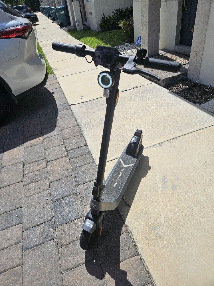 Scooter NUI KQI3