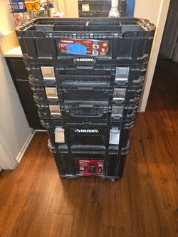 Husky rolling system tool box