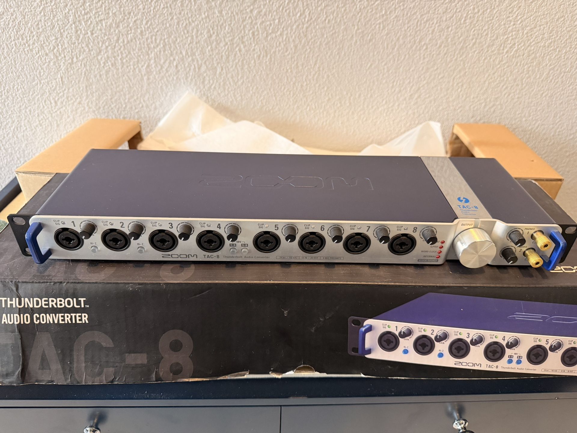 Thunderbolt Audio Converter