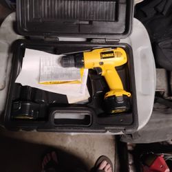 New Older DeWalt 9.6v Drill 