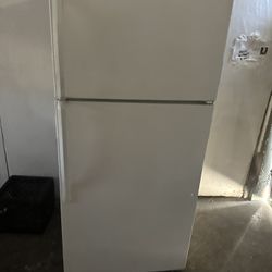 Apartment Size Refrigerator Works Great I Sell All The Time 