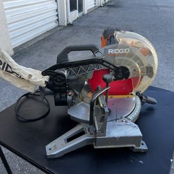 Ridgid 15 Amp Corded 12 in. Dual Bevel Sliding Miter Saw! Works great! Retails $399