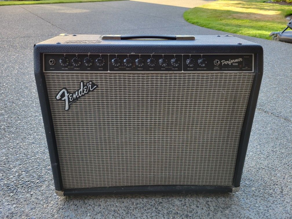 Fender Performer 1000 guitar amp