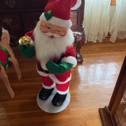 Anna Lee Santa 40 inches