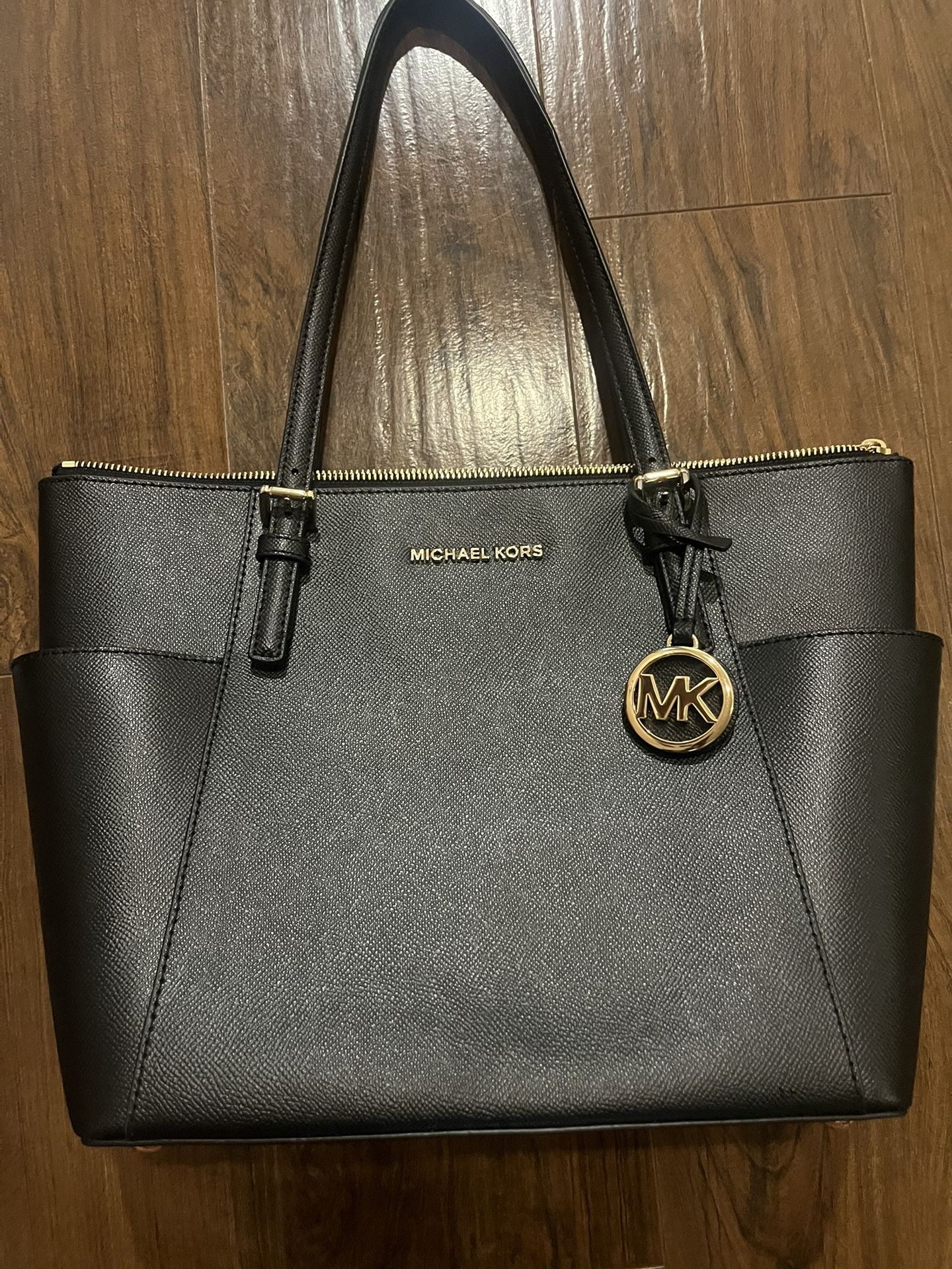 Micheal Kors Purse