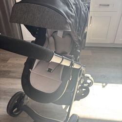 Asiento De Bebé Marca Chico De Muy Poco Uso Exelente Condición