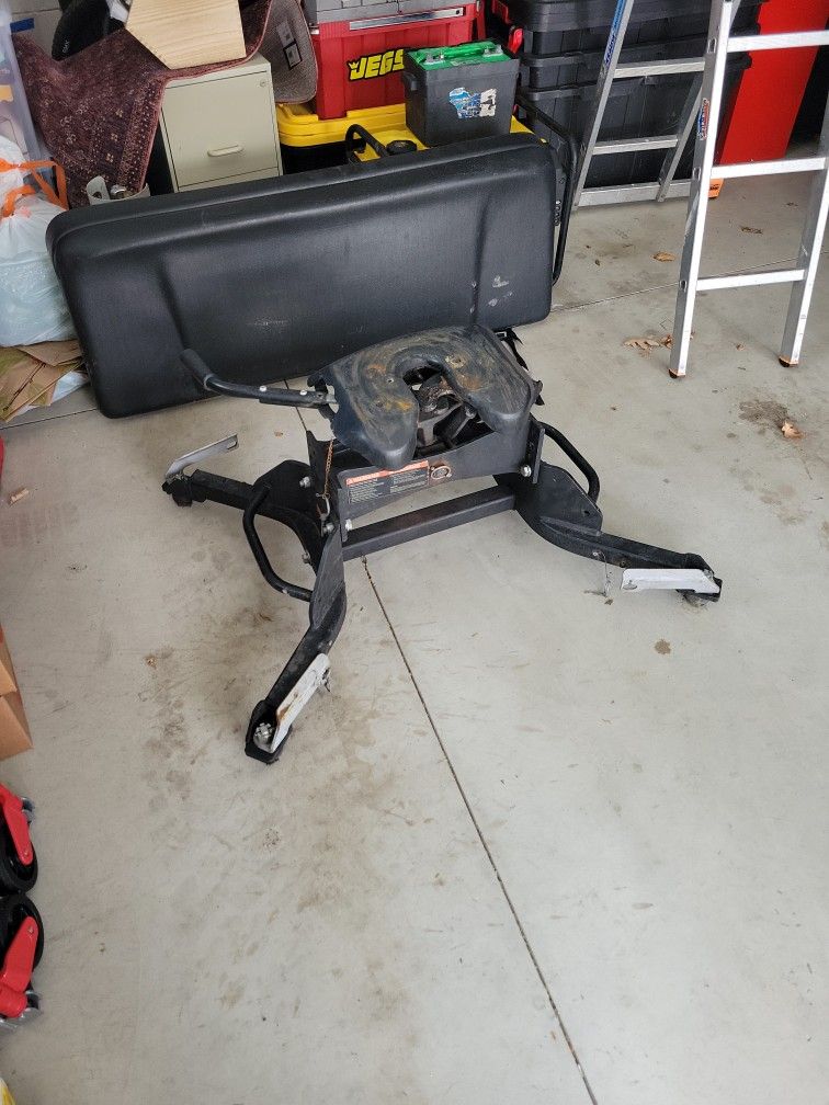 2019-2020 Ram 3500-5500 5th Wheel Curt