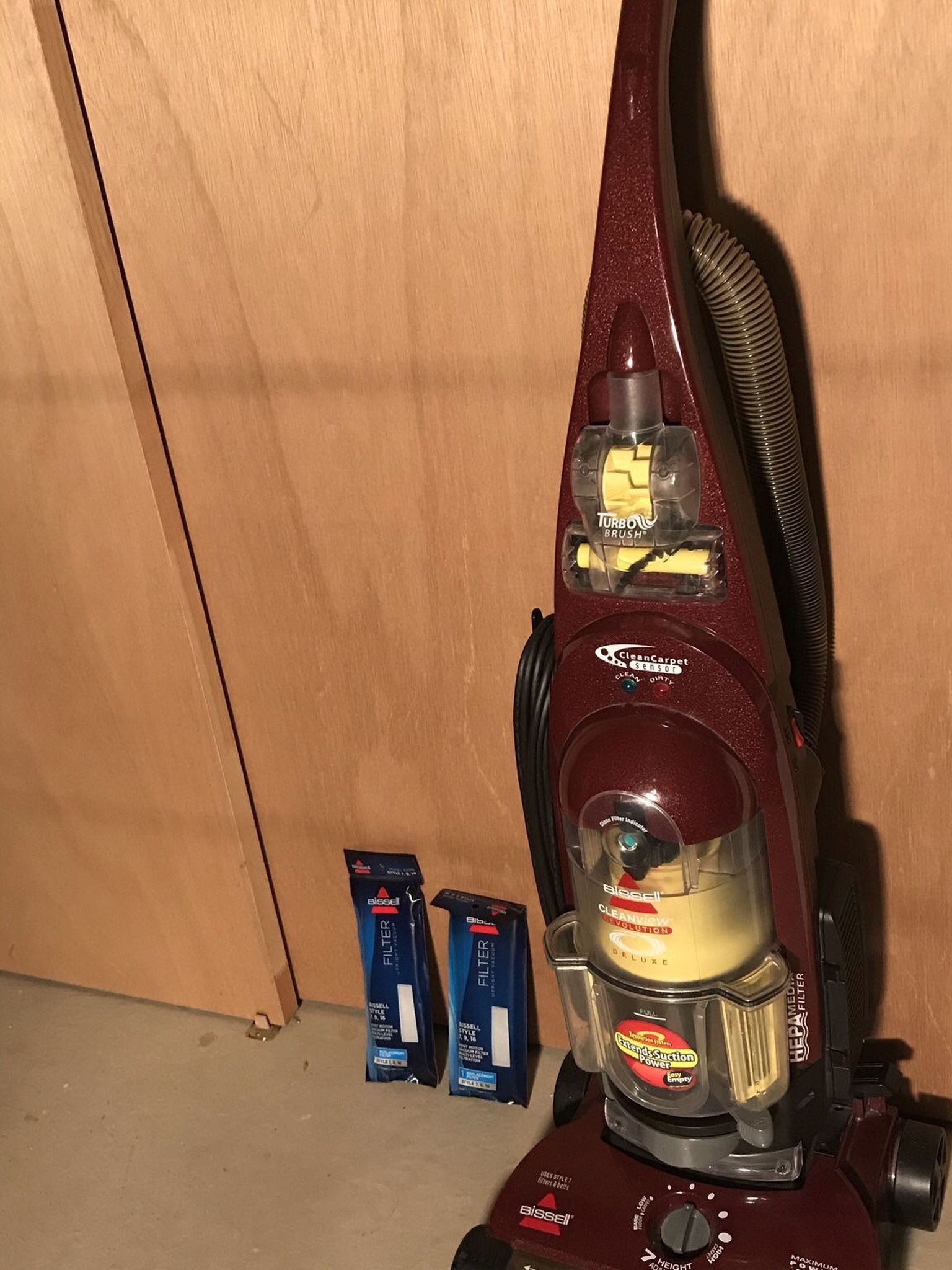 Bissel Cleanview Revolution upright Vacuum cleaner for Sale in