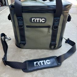 RTIC 30 Can Cooler Bag 