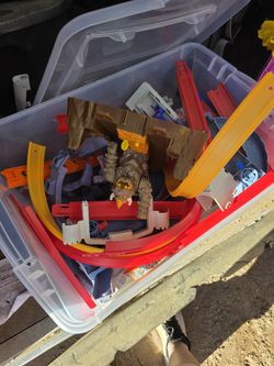 Northwest Tucson Box Of Hot Wheels Tracks And Fun!