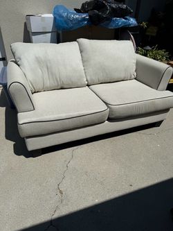 Loveseat couch in great condition