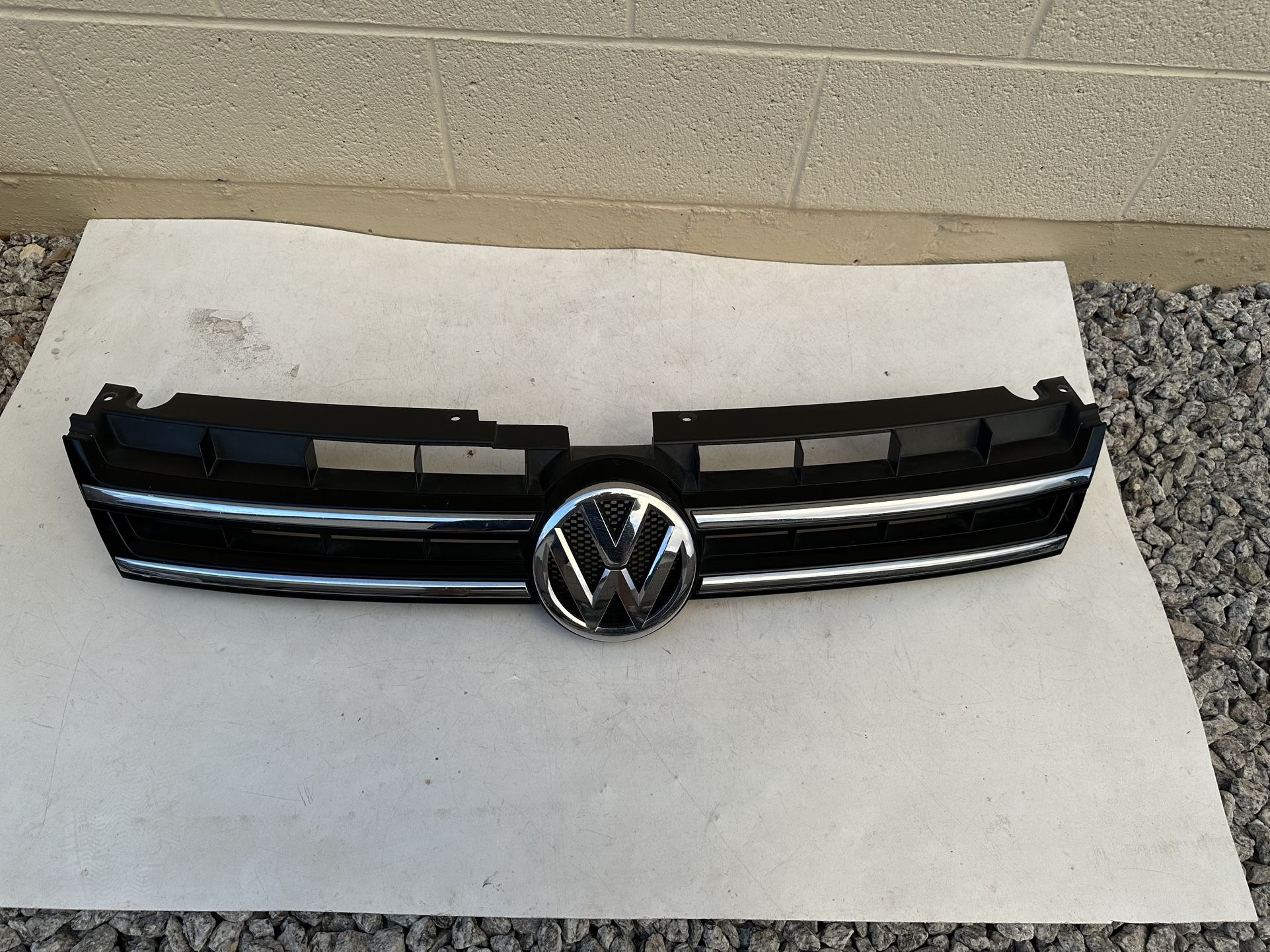 VW Touareg Grill 2011, 2012, 2013, 2014, VW Touareg Grille, OEM Part