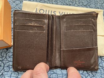 Louis Vuitton Women Wallet for Sale in Ames, IA - OfferUp