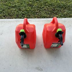 2 × 5-Gallon Gasoline Containers – Gently-Used