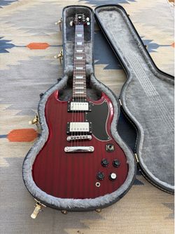 Epiphone SG 400 with TKL hard case