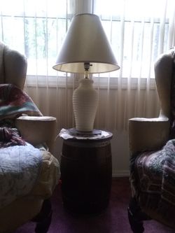 Barrel end tables n lamps