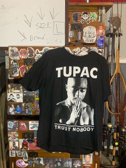 Men’s black t shirt
