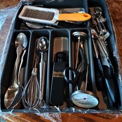 Madesmart Silverware Tray Plus 21 Pieces Of Utensils